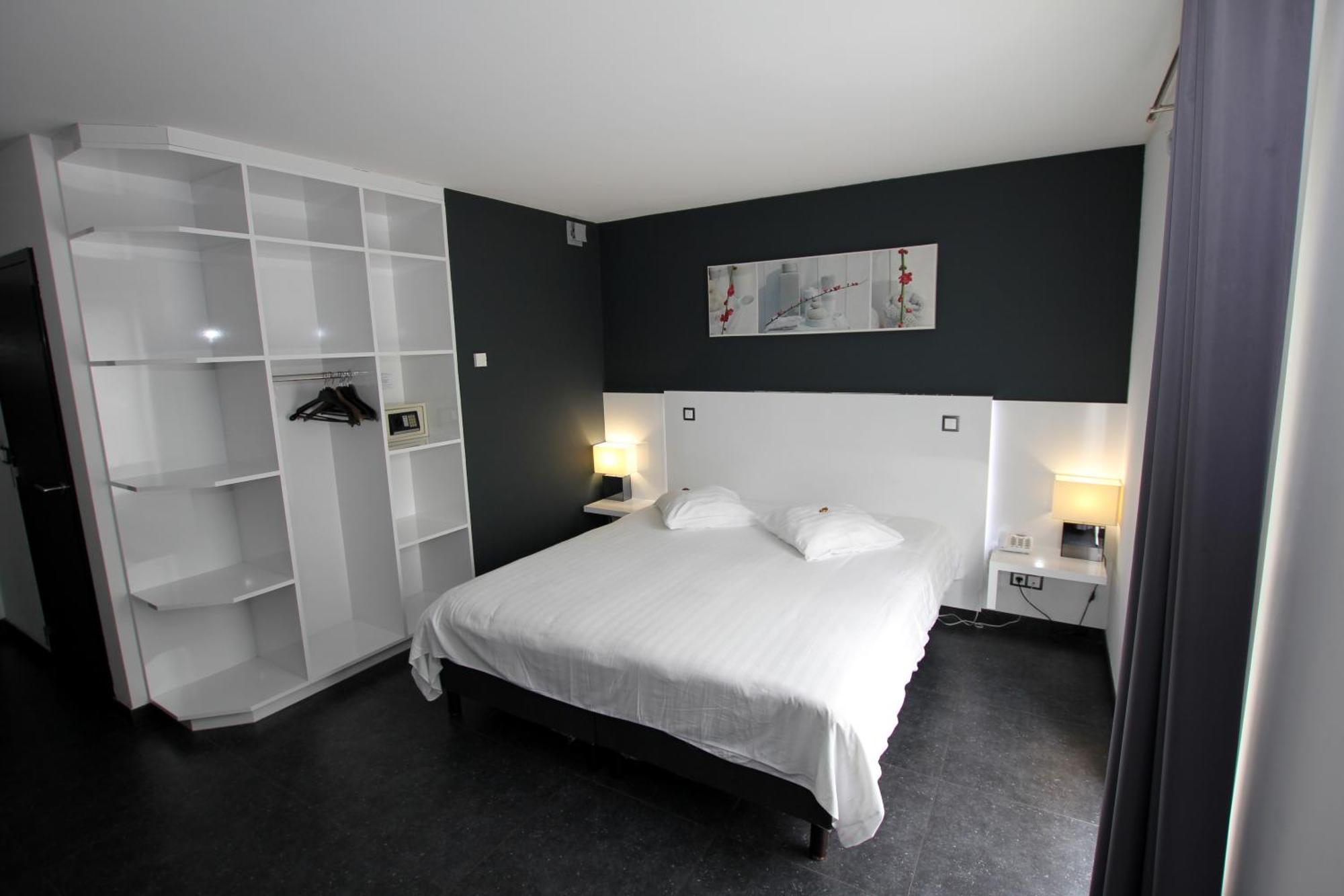 Hotel Bo Rivage Neufchâteau Esterno foto