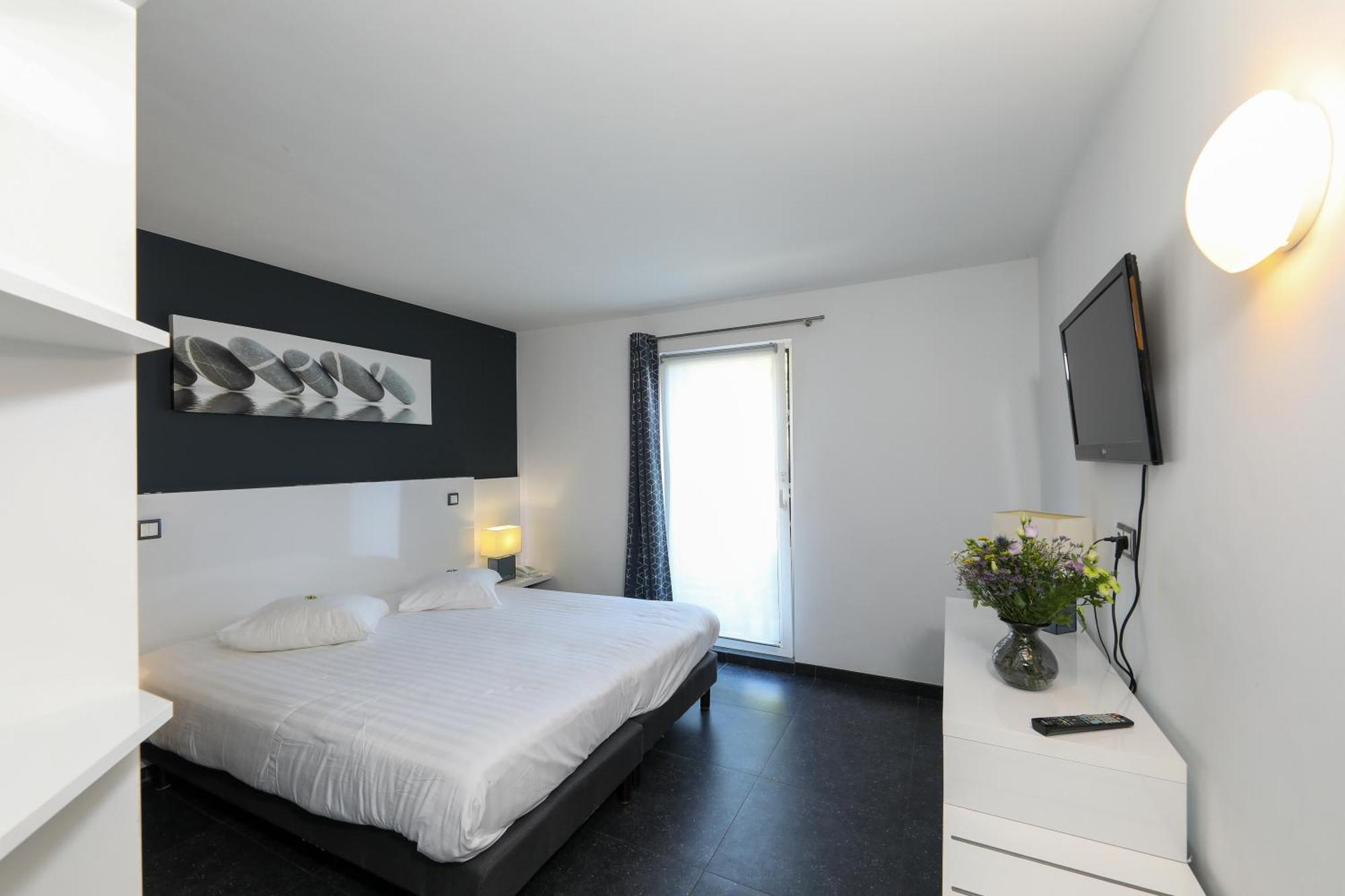 Hotel Bo Rivage Neufchâteau Esterno foto