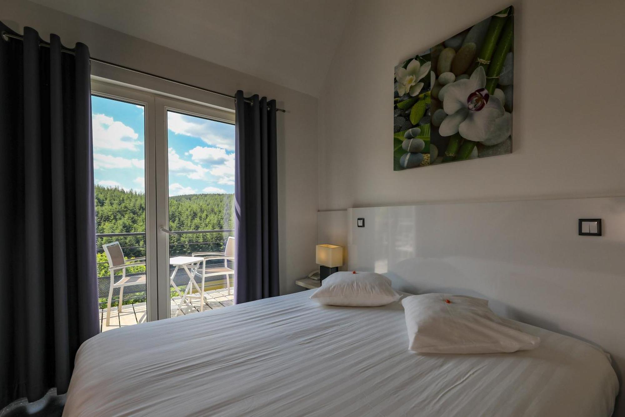 Hotel Bo Rivage Neufchâteau Esterno foto